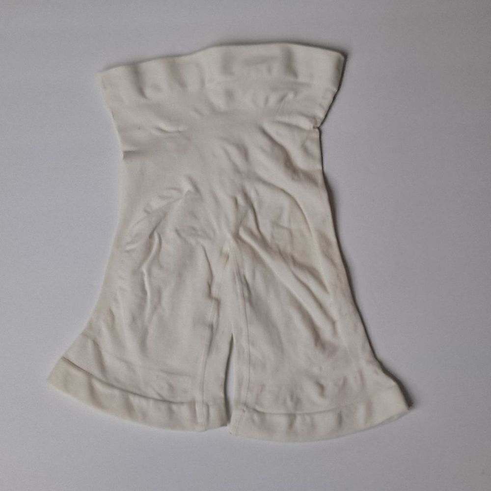 ‎Skims ladies shapewear NWOT